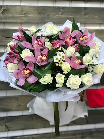 Букет цветов из: Розы и Хризантемы в Рузе