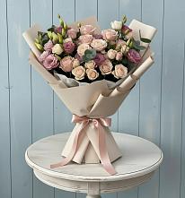 Букет цветов из:  Розы и Лизиантусы в Рузе