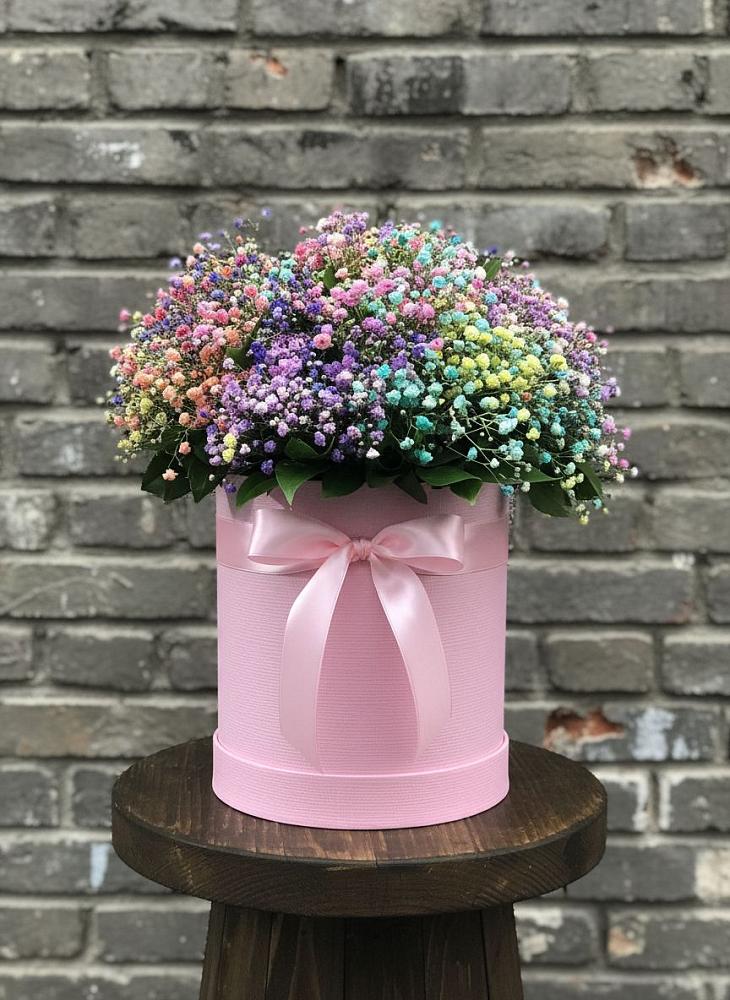 Цветочная композиция из Гипсофила и Розы в шляпной коробке в Рузе