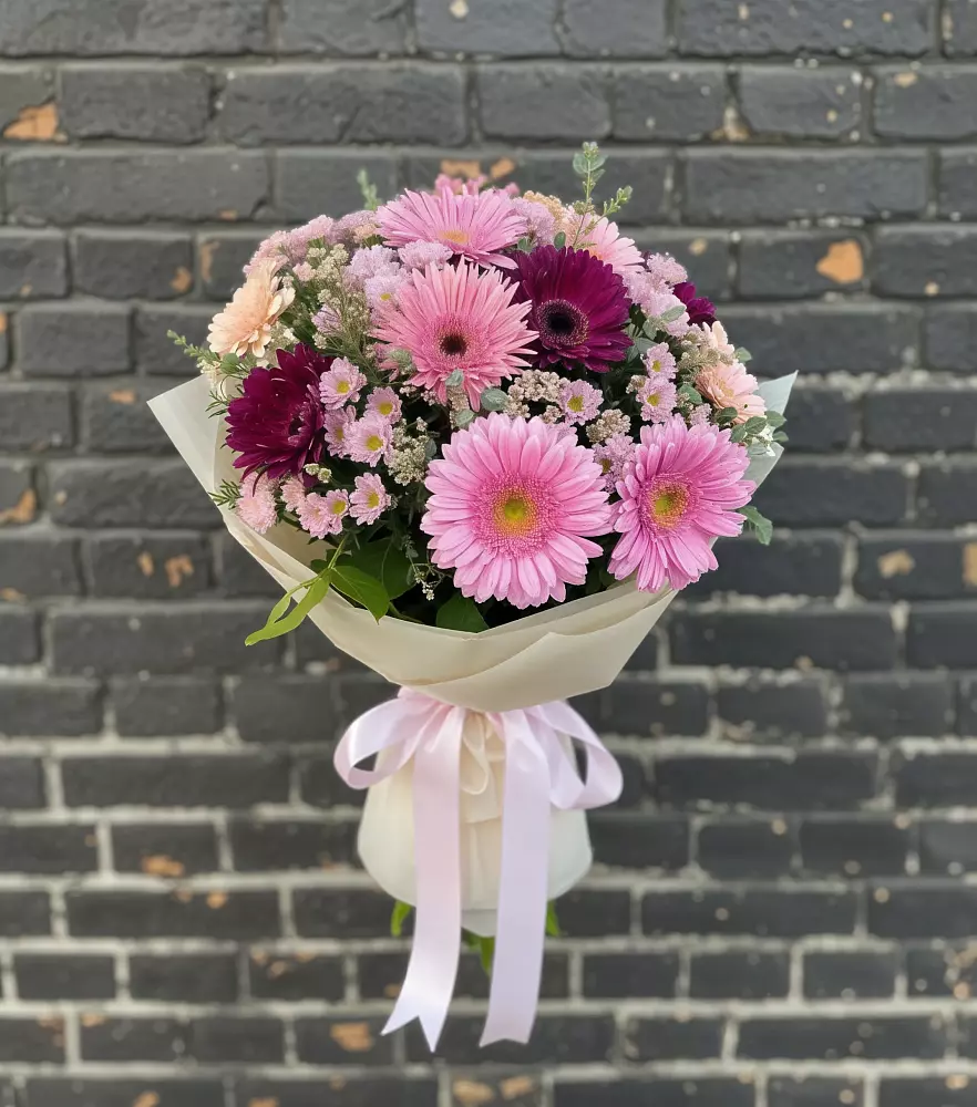 Букет цветов из: Герберы и Хризантемы в Рузе