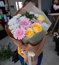 Букет цветов из:  Герберы, Розы и Хризантемы в Рузе