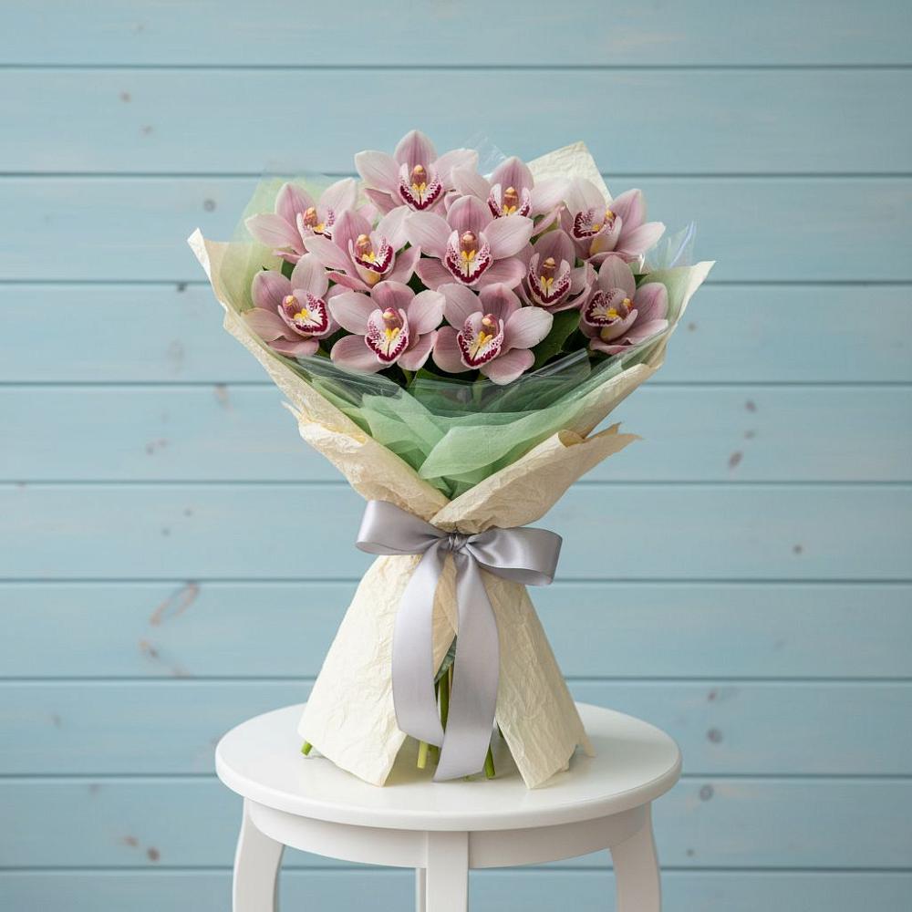 Букет цветов из: Орхидеи и Розы в Рузе