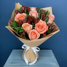 Букет цветов из:  Розы и Альстромерии в Рузе
