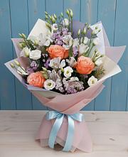 Букет цветов из:  Лизиантусы, Розы, Альстромерии и Гипсофила #REPLACE_PRED# Рузе