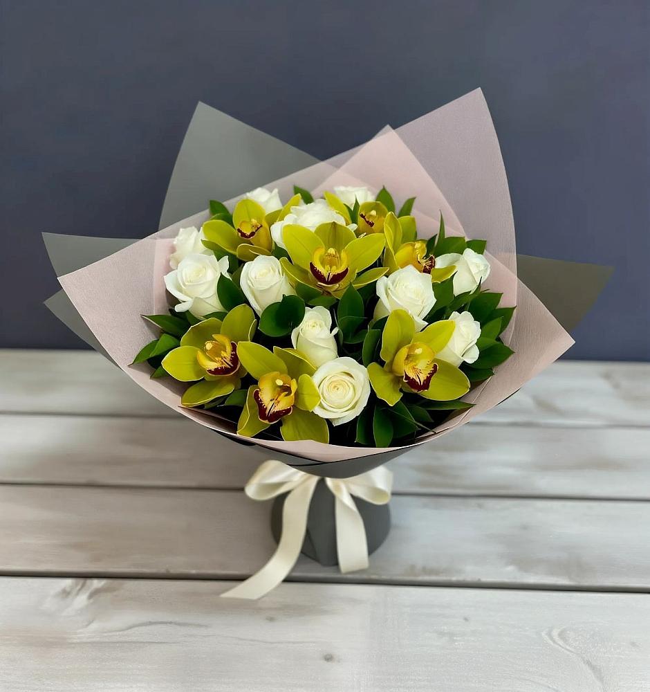 Букет цветов из: Орхидеи и Розы в Рузе