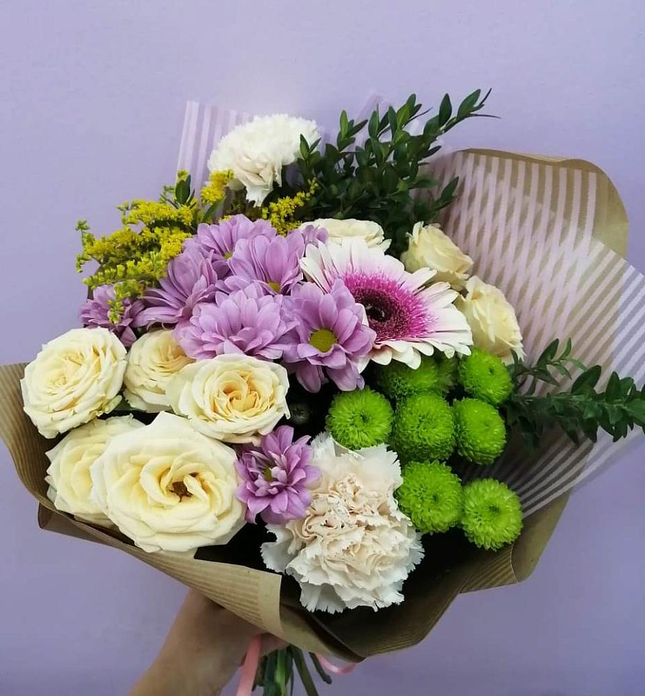 Букет цветов из: Хризантемы, Розы, Гвоздики и Герберы в Рузе