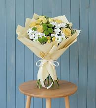 Букет цветов из:  Хризантемы и Розы в Рузе