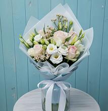 Букет цветов из:  Розы и Лизиантусы в Рузе