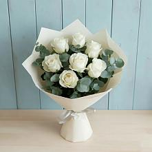 Букет Белые розы в Эвкалипте в Рузе