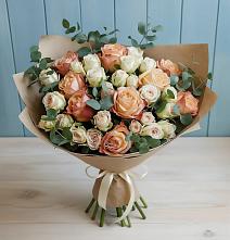 Букет цветов из:  Альстромерии и Розы в Рузе