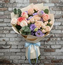 Букет цветов из:  Розы, Лизиантусы и Гвоздики в Рузе